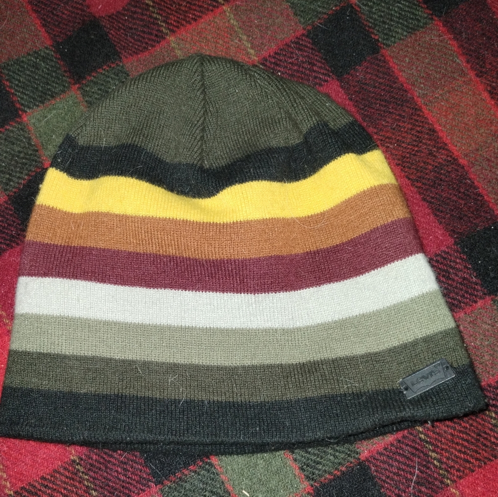 Levi's striped beanie